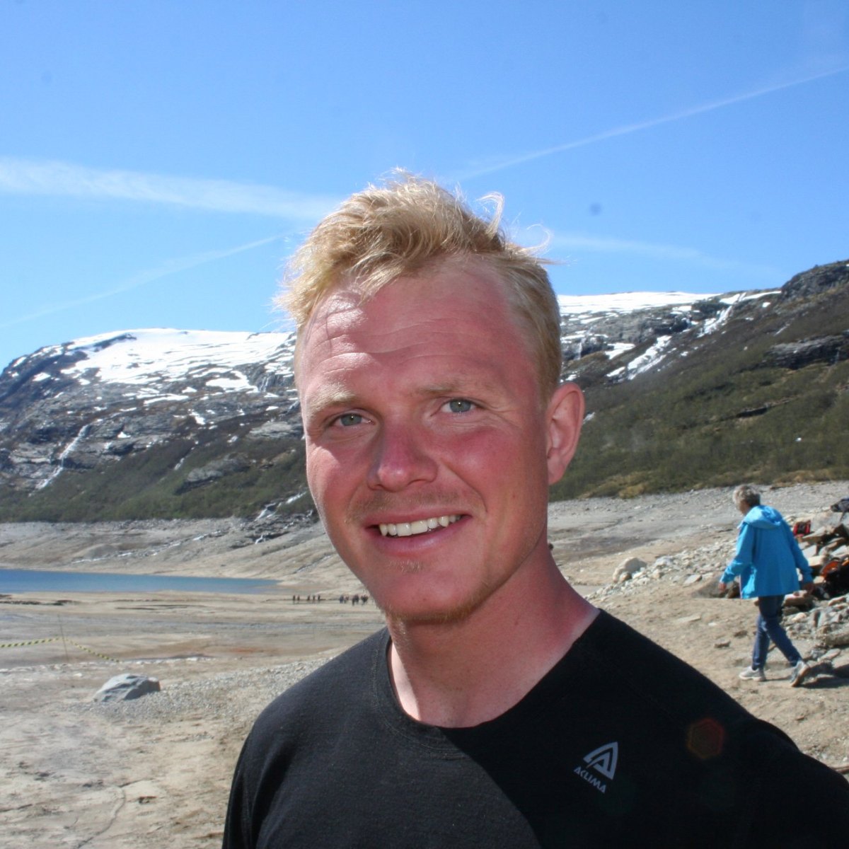 Nils Vetle (25) har gått Noreg på langs. Kampen om vasskrafta i heimbygda fryktar han blir ei endå lengre vandring